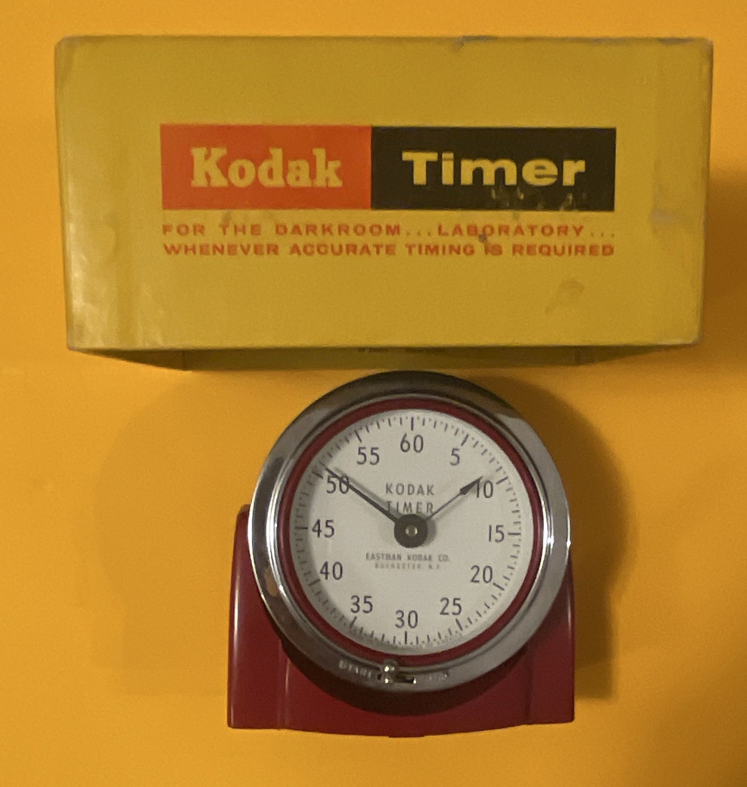Vintage Kodak Darkroom Timer 8239 Red Wind-Up Photo Developing Timer w/Box