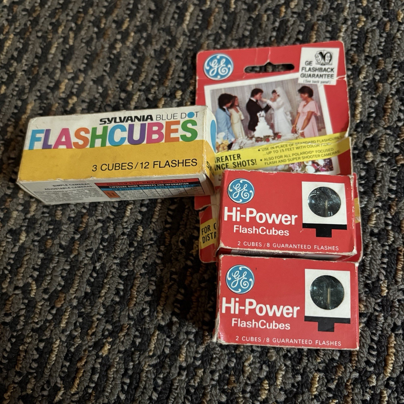 Sylvania Blue Dot Flash Cube /GE cubes 28 flashes – new in box