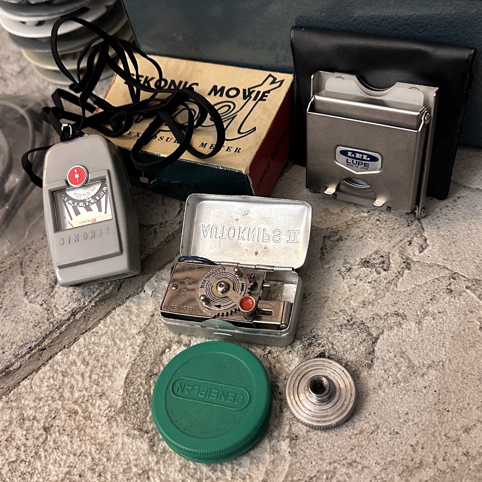 Vintage Logan De Luxe Movie Film 8mm 12-Reel Chest Autoknips Sekonic Meter Lot