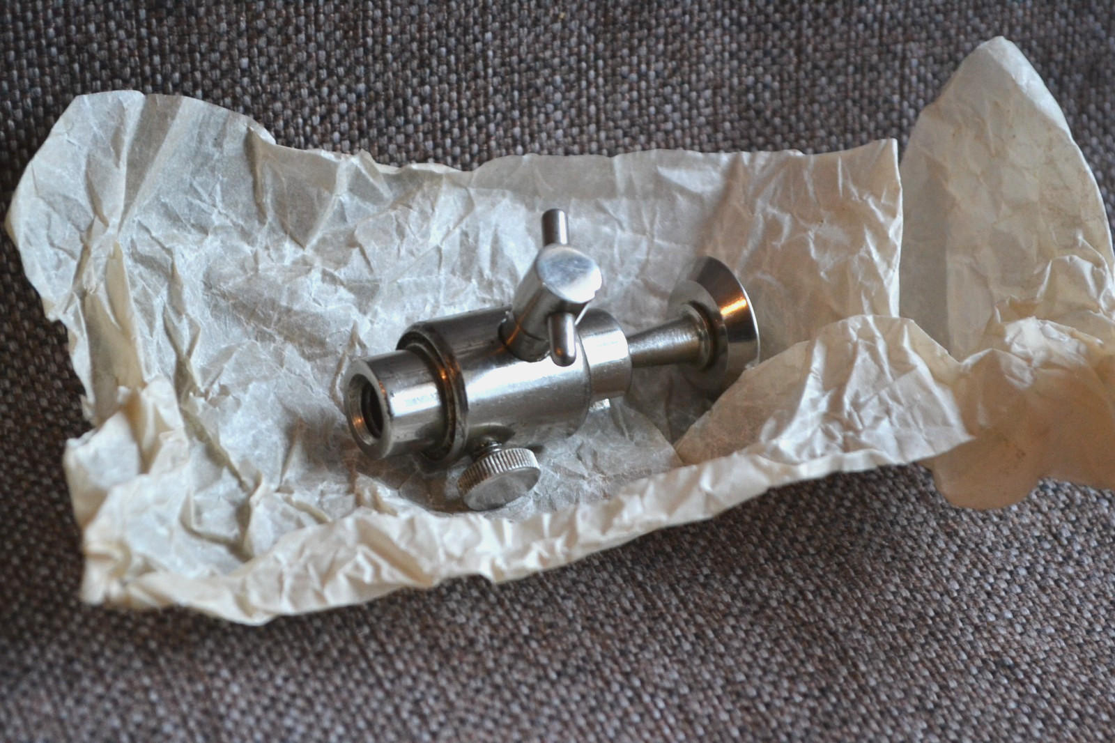 FED head (mounting) the first developments for a pocket tripod FED