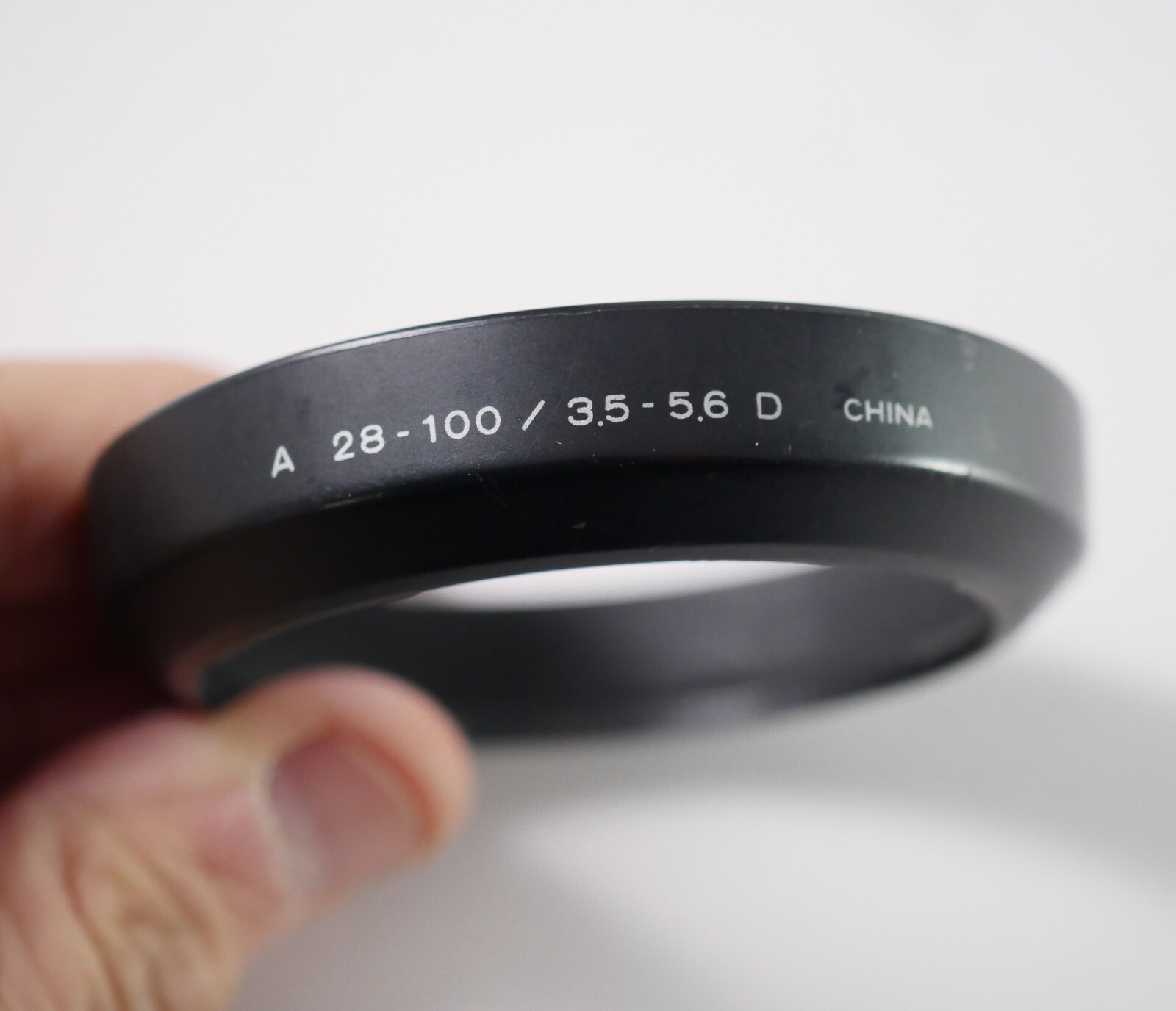 Minolta lens shade for 28-100mm f3.5-5.6 D lens