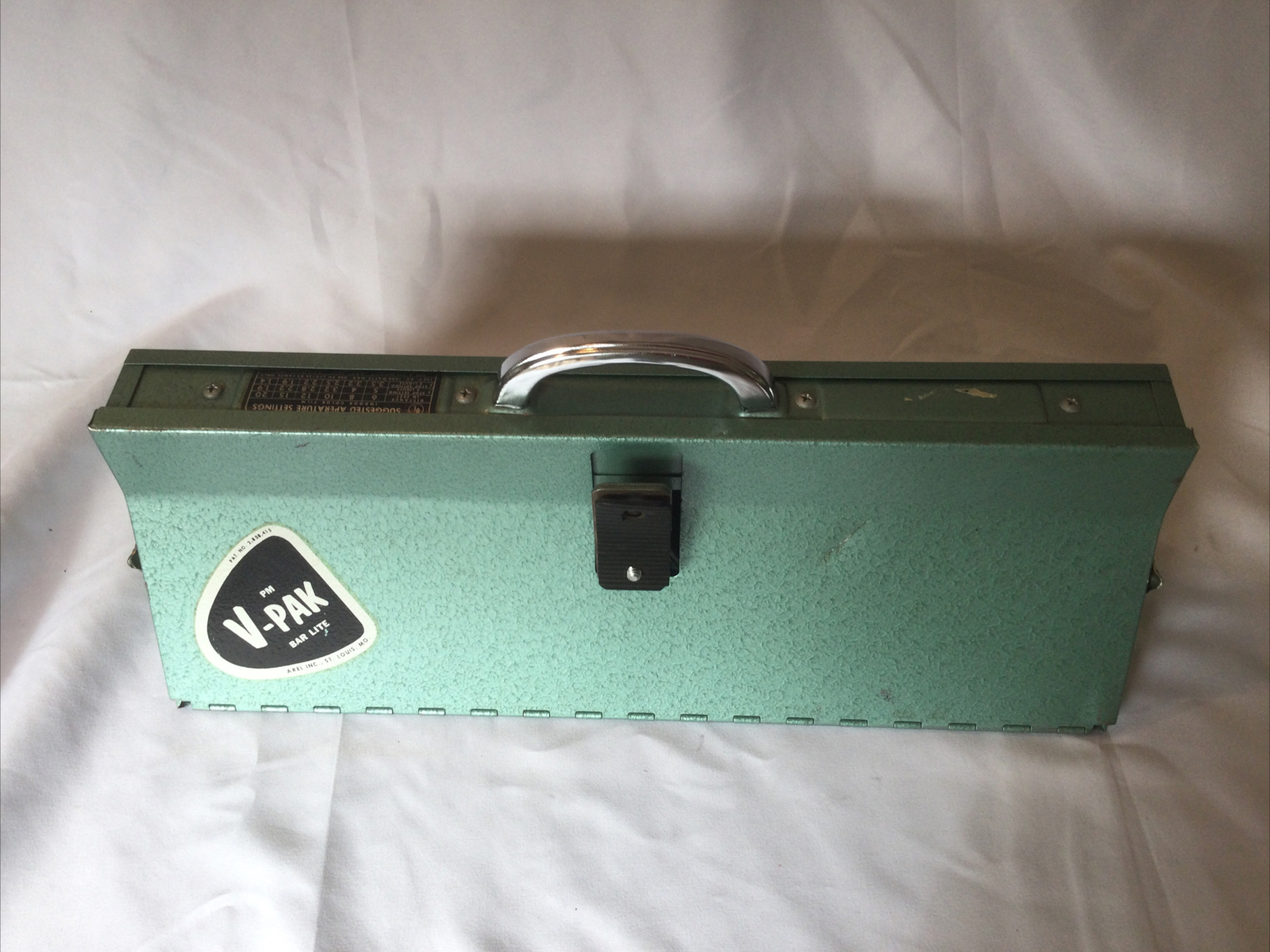Vintage V-PAK 4 Bulb Light Bar For Photograph Film Camera Tested Working