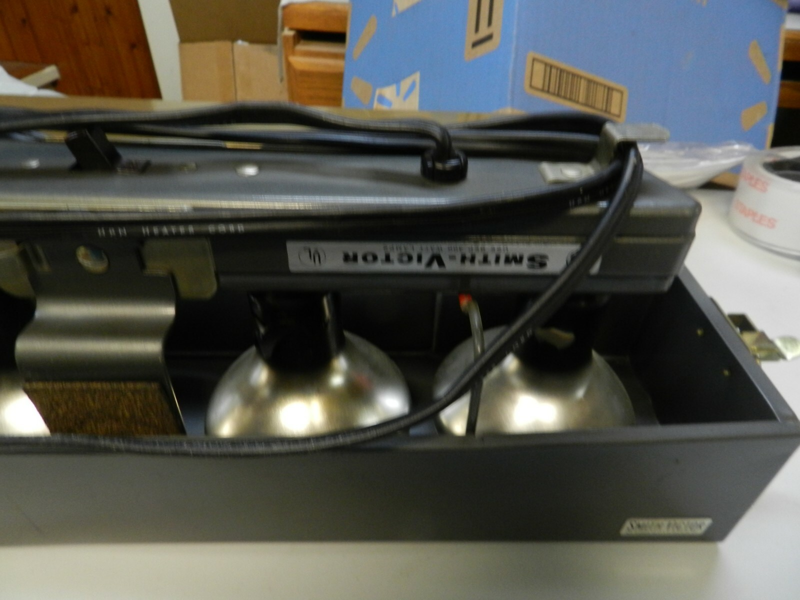 Vintage Smith-Victor Flood Light Bar Model GL 43 – Holds 4 Lights, 2 Bulbs Work