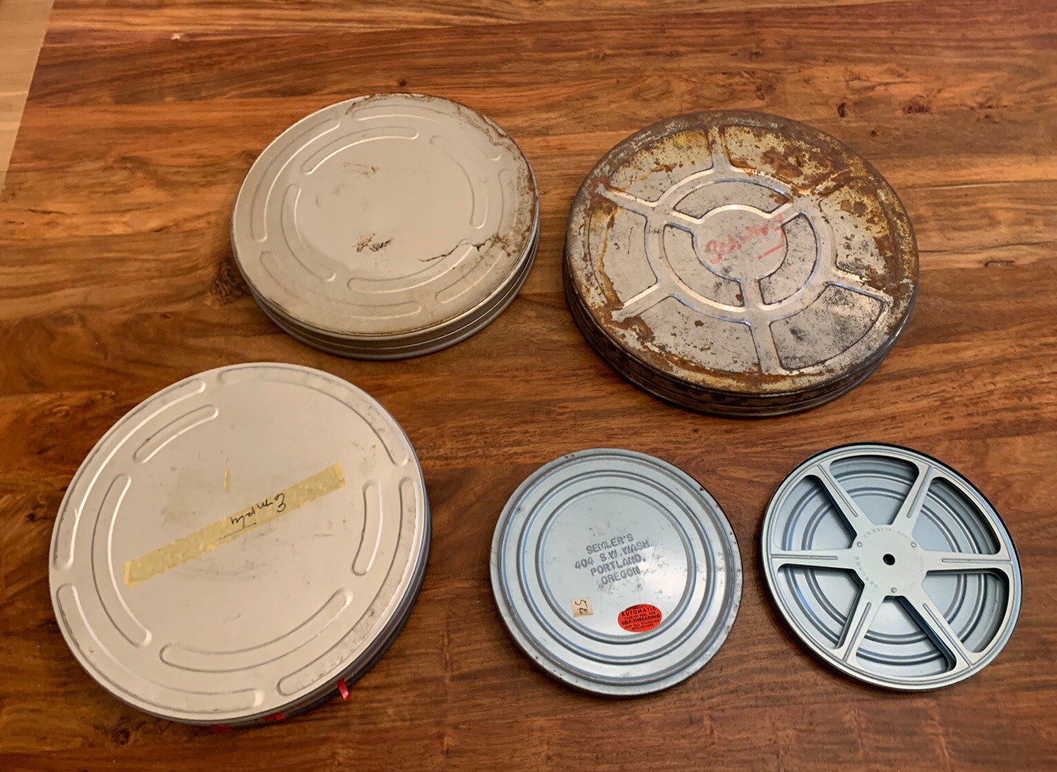Lot of 4 Vintage Metal Film 7″ 8mm Film Reels 3 With Case