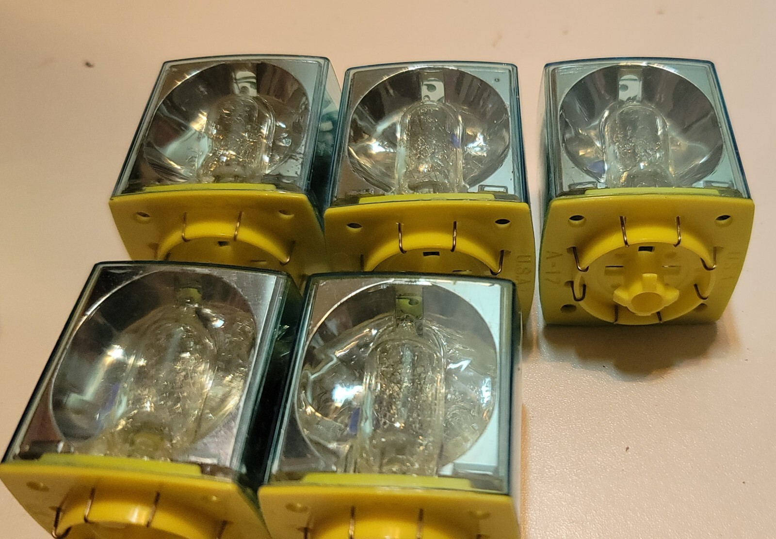 5 GE Flash Cubes & One Original Cardboard Packaging Altered – Untested