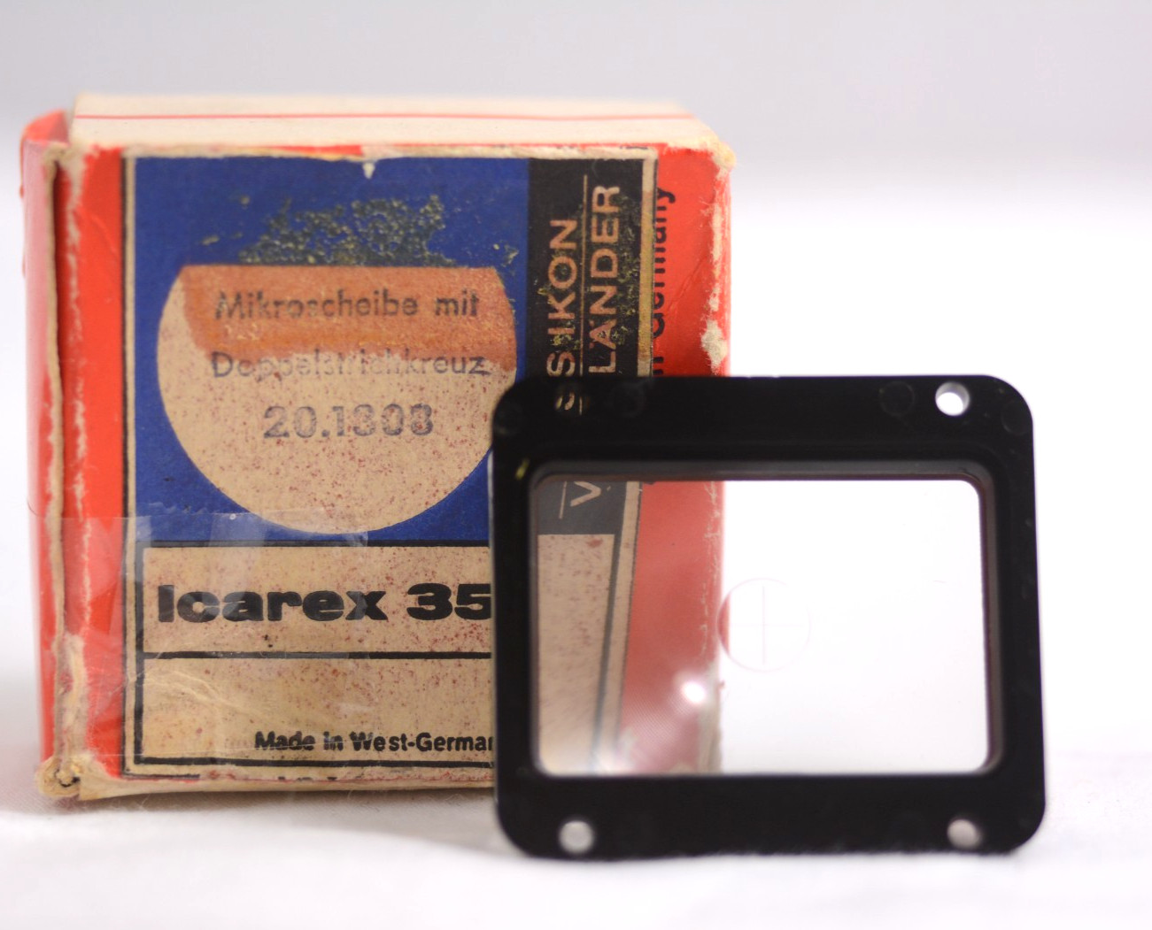 VINTAGE ZEISS IKON ICAREX 35 CROSS HAIR FOCUSING SCREEN (NEW OLD STOCK)