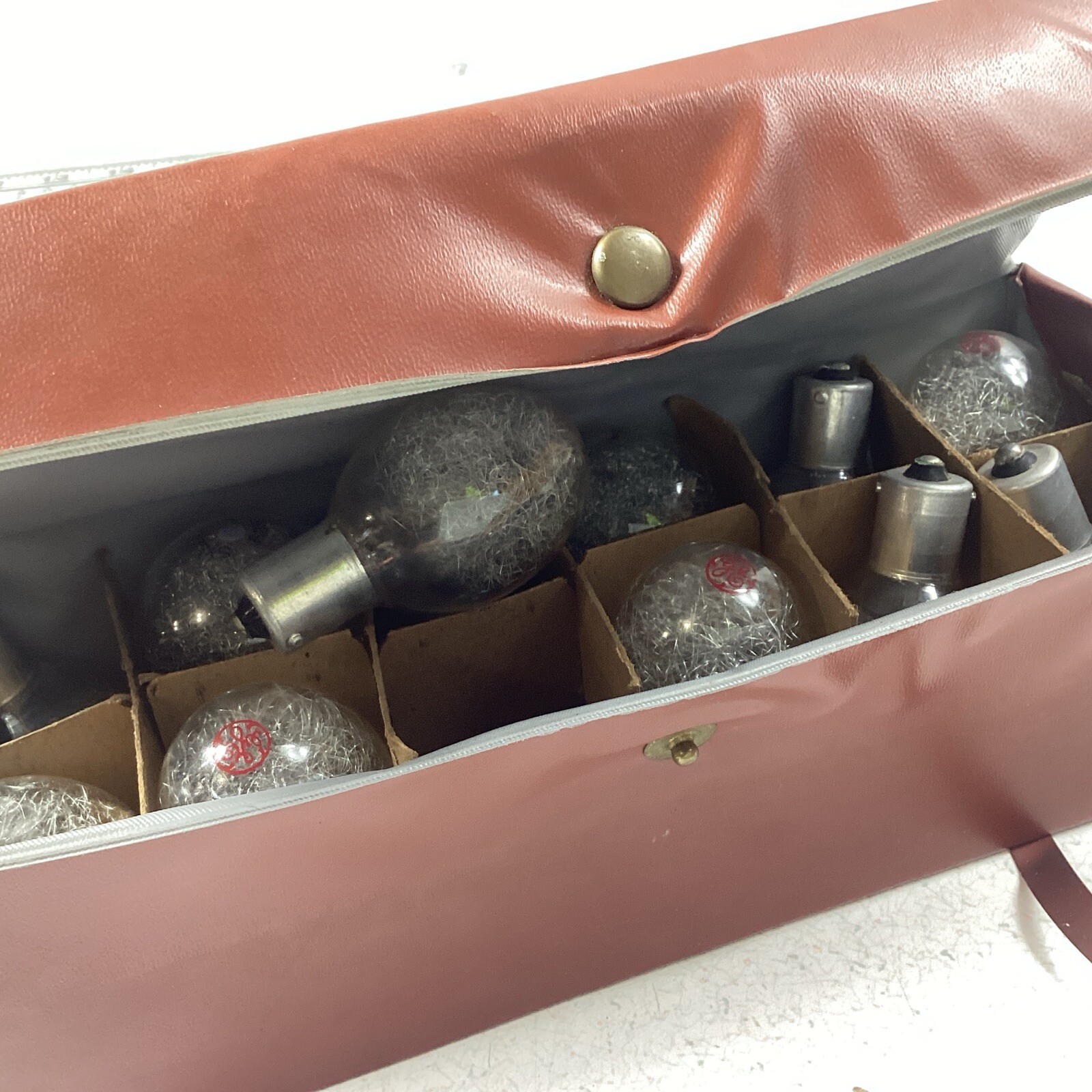 12 GE M3 & P25 Flash Bulbs Mix in Faux Leather Vintage Case Camera Photographer