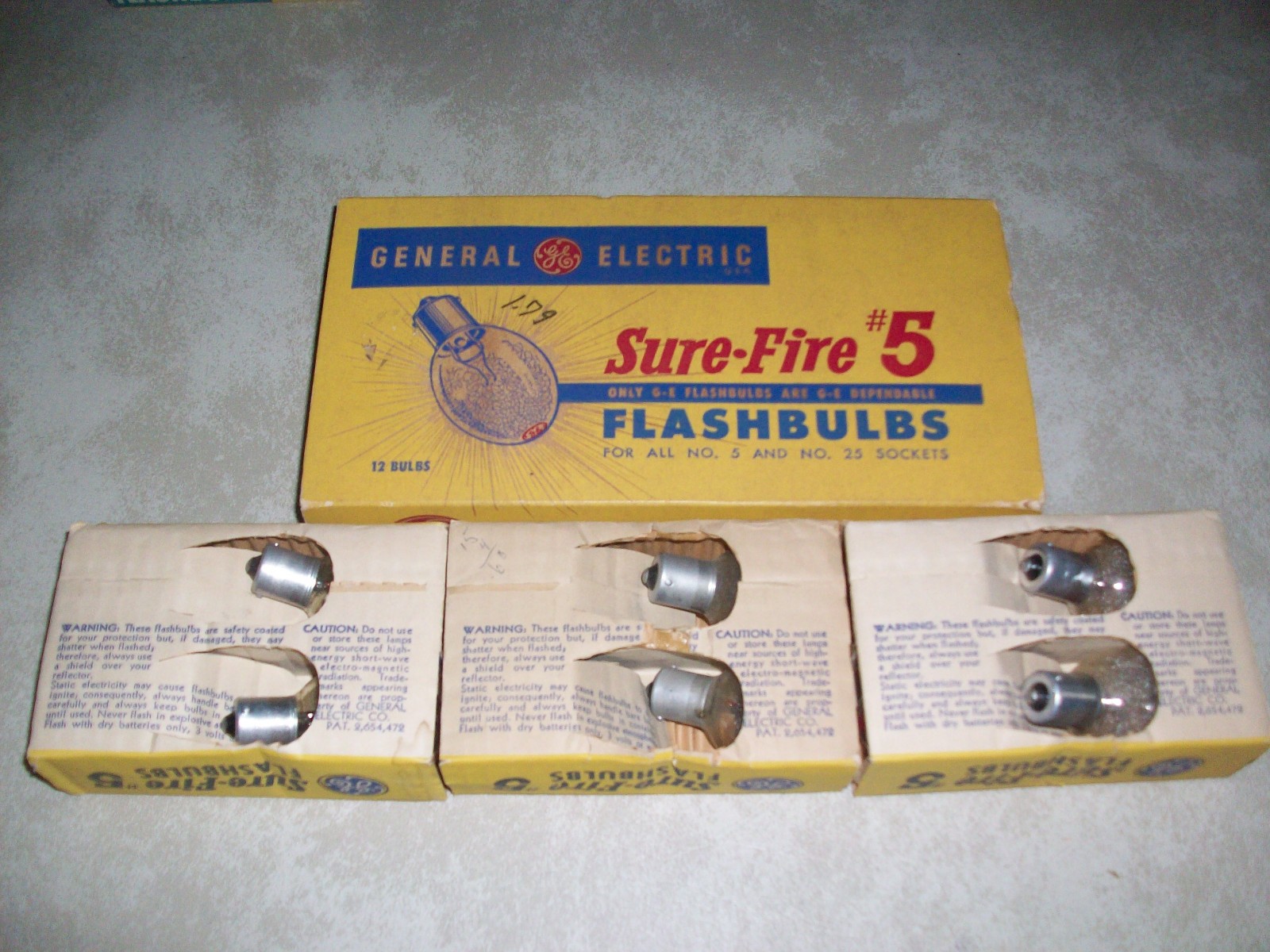 VINTAGE UNUSED SYLVANIA BLUE DOT & GE SURE-FIRE #5 FLASHBULBS OROGINAL BOXES
