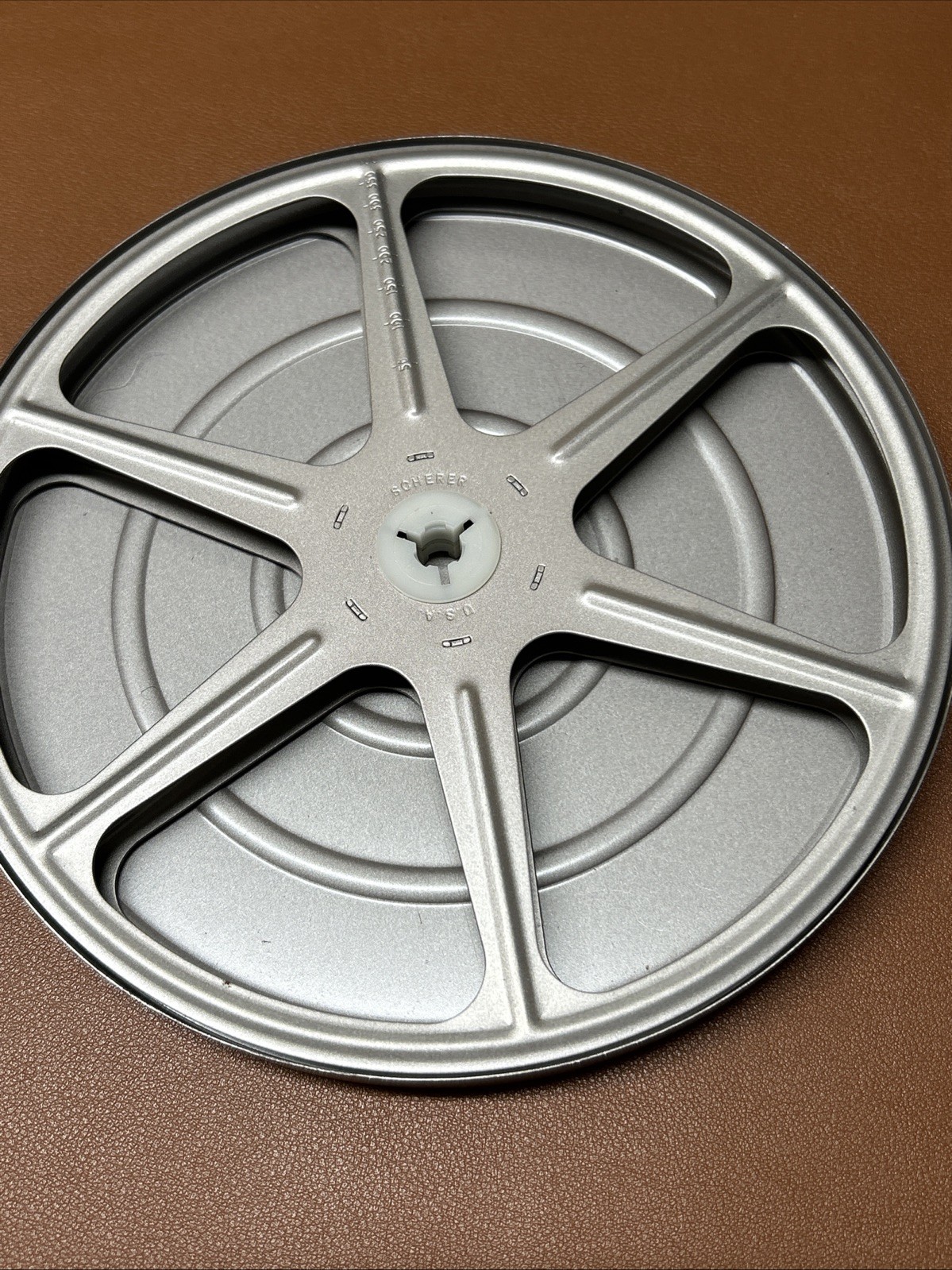 Vintage Scherer Ez-Grip 16mm 400 ft. Metal Movie Reel 7” w/ Case Can USA