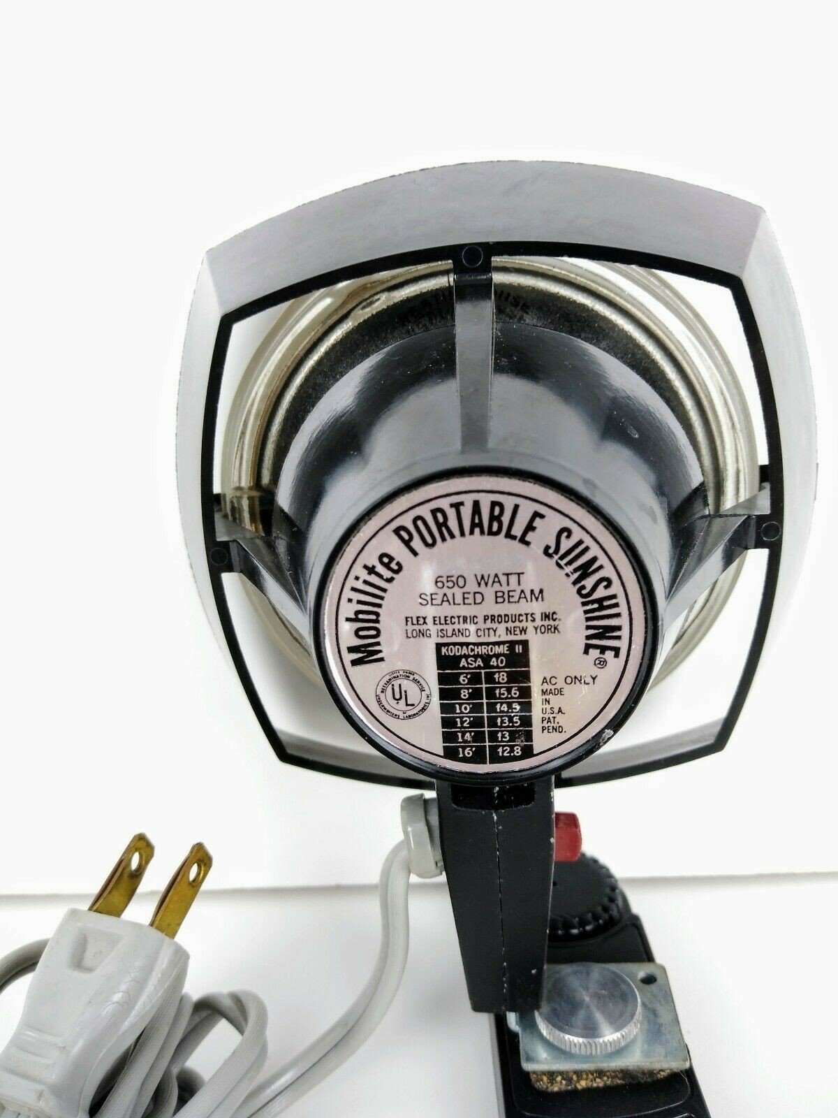 Mobilite Portable Sunshine 650 Watt Sealed Vintage Beam Lamp Light