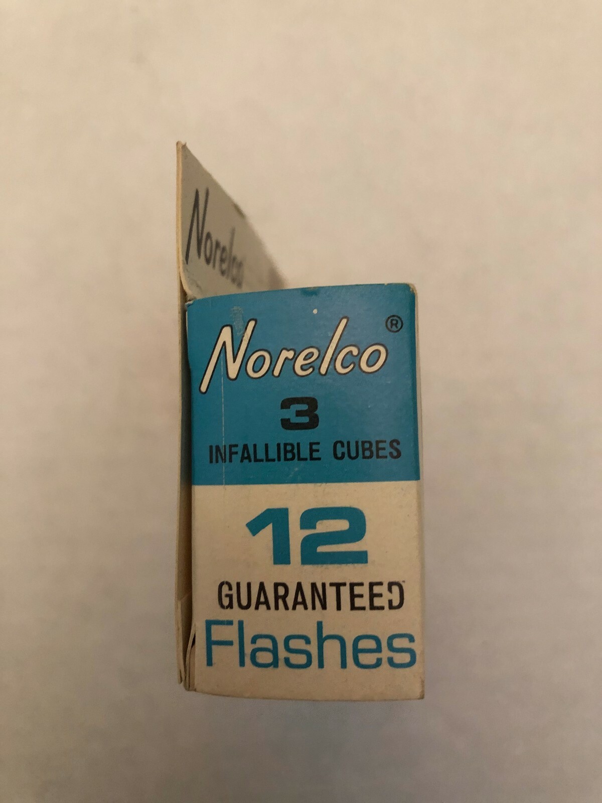Vintage Norelco Flash cube 3 pack