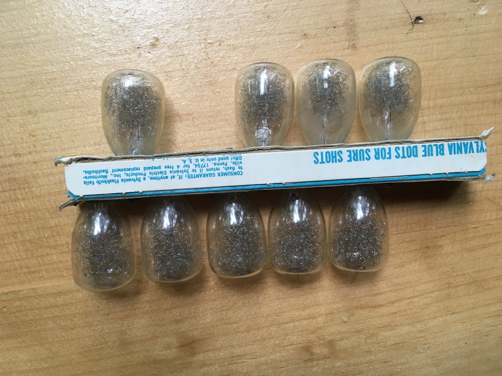 Vintage Sylvania M3 Blue Dot Clear Flashbulbs – Partial Box of 9 Bulbs NOS