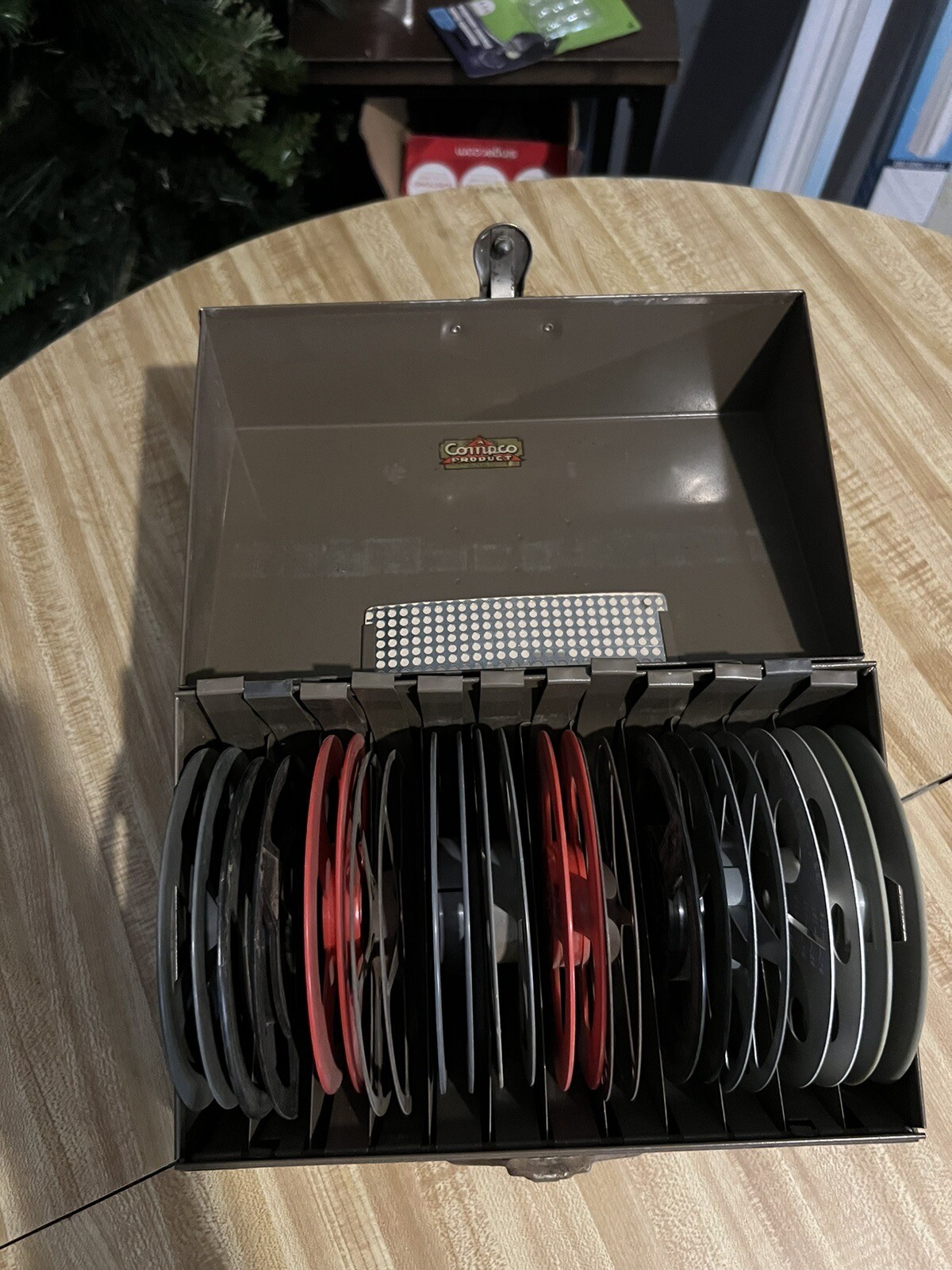 Vintage COMPCO 12 slot metal case for 7″ movie reels
