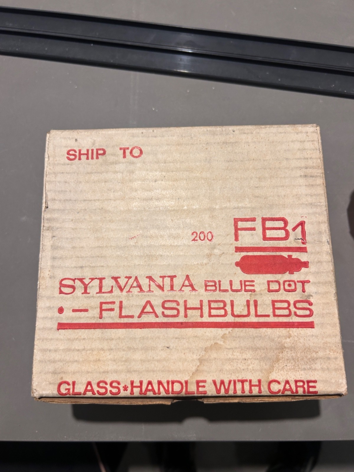 Vintage Sylvania Blue Dot FB1 Flashbulbs – Master Case 200 Count – NOS Italy