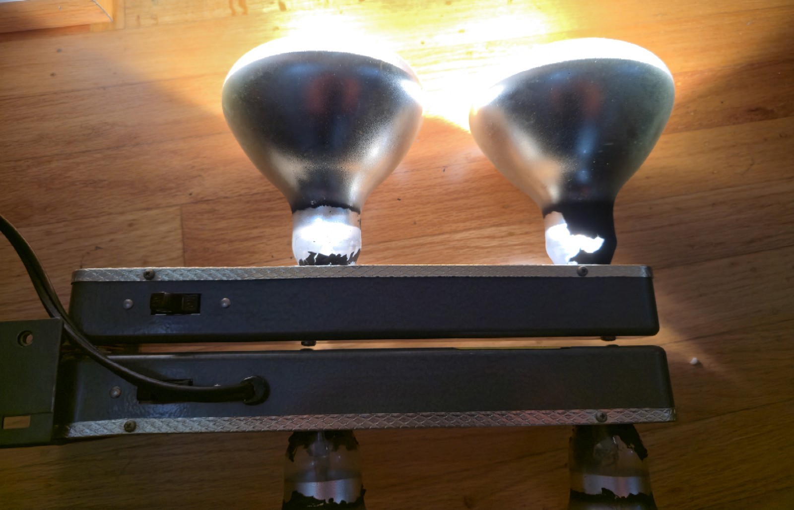 VINTAGE Movie Camera Folding Light Bar 4 Lighting Units Case Handle 2 WORK!