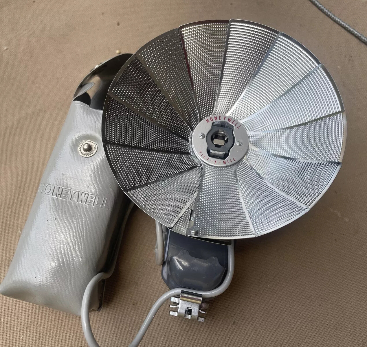 Tilt-A-Mite Honeywell Vintage Folding Fan Camera Flash With Case, NICE++