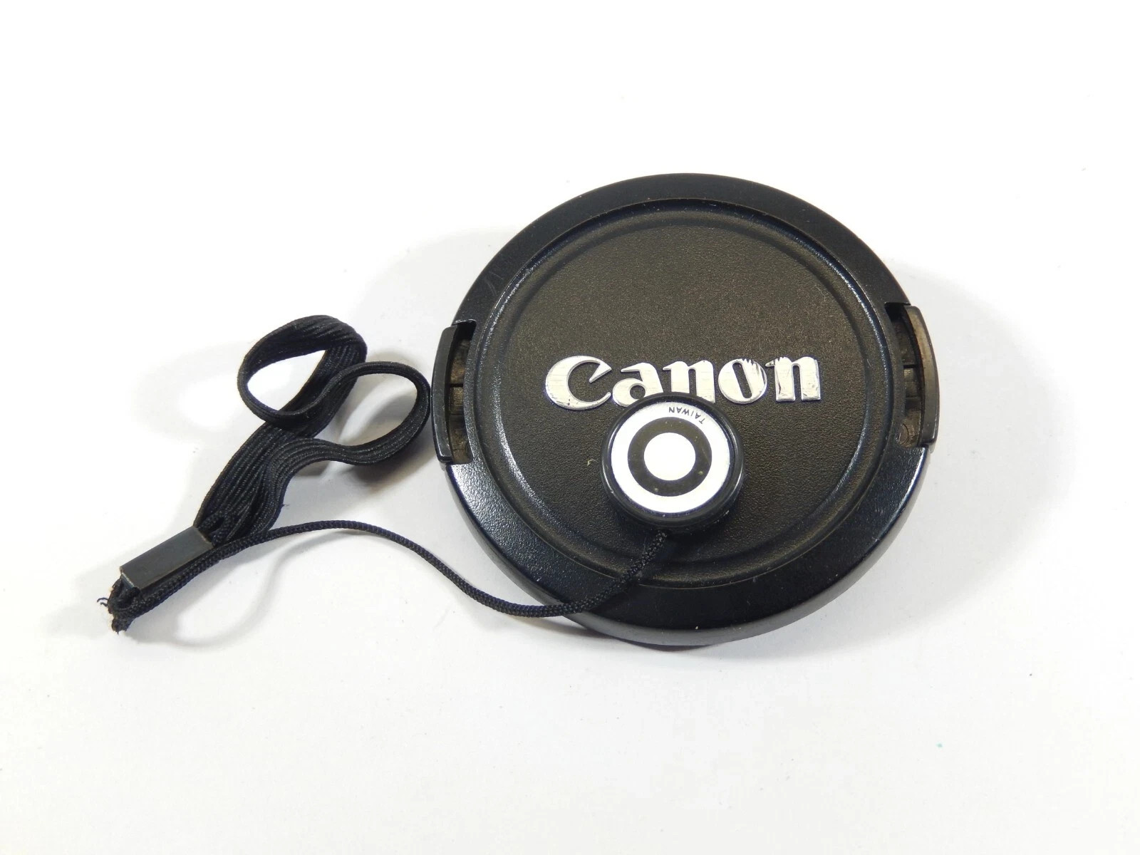 VINTAGE CANON 58MM SNAP-ON FRONT LENS CAP & CAP KEEPER