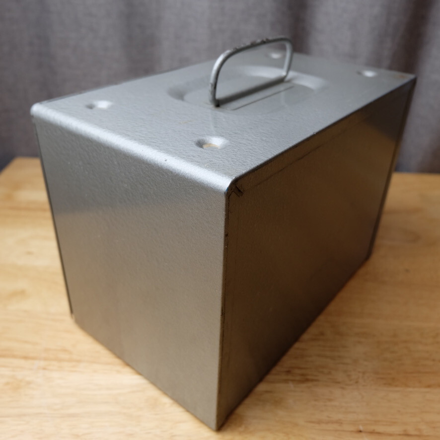 Vintage Brumberger Metal 8mm Film Case w/ 12 Empty 5″ Diameter Reels
