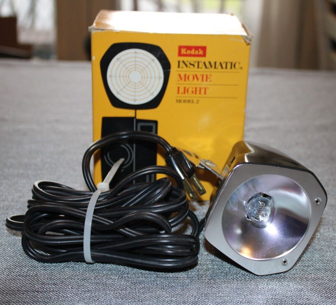 Vintage Kodak Instamatic Movie Light Model 2 No. D376 – w/ Original Box – Tested