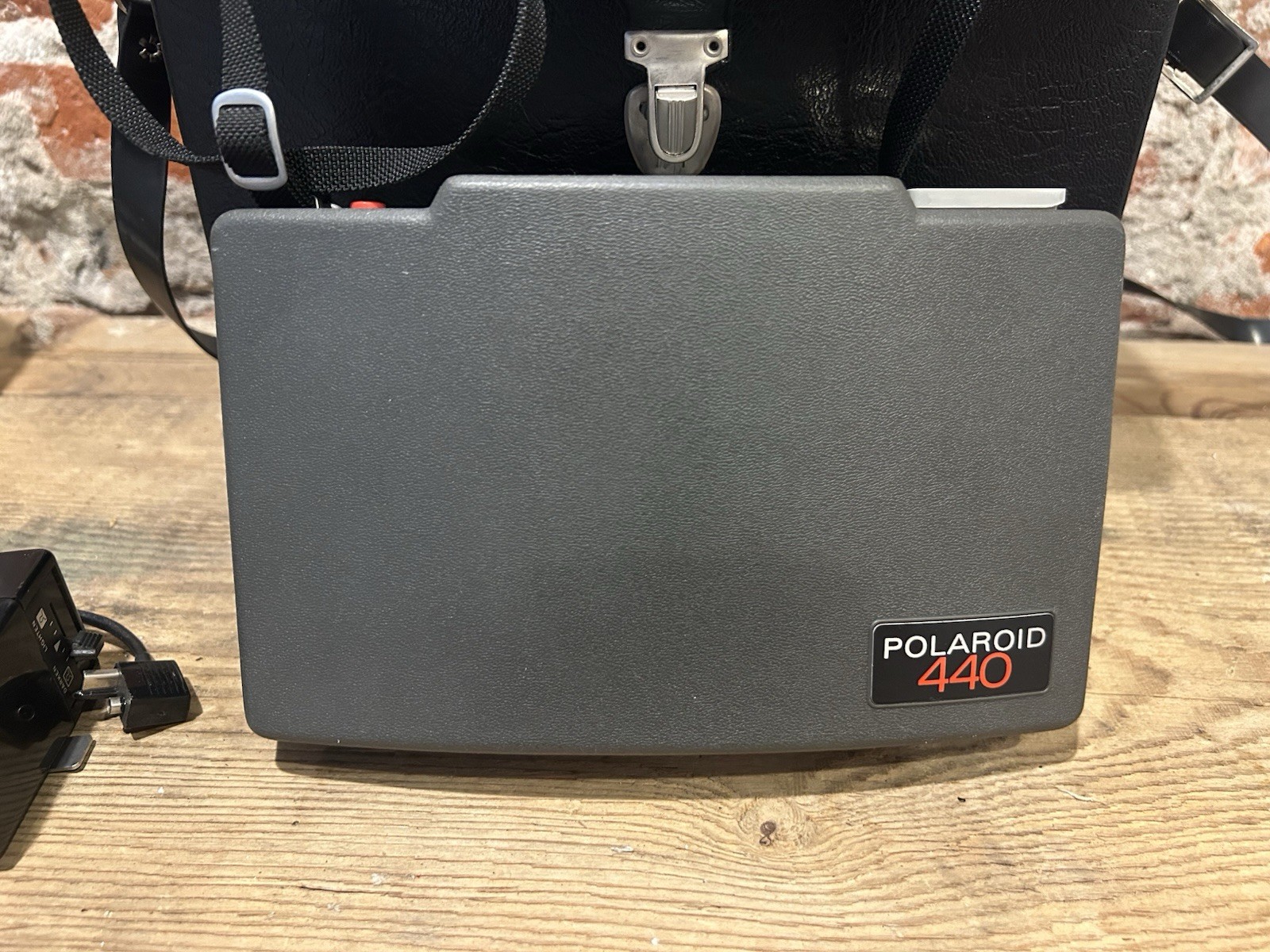 VTG Polaroid Automatic Land Camera 440 Manual Close Up Kit Carry Case Untested