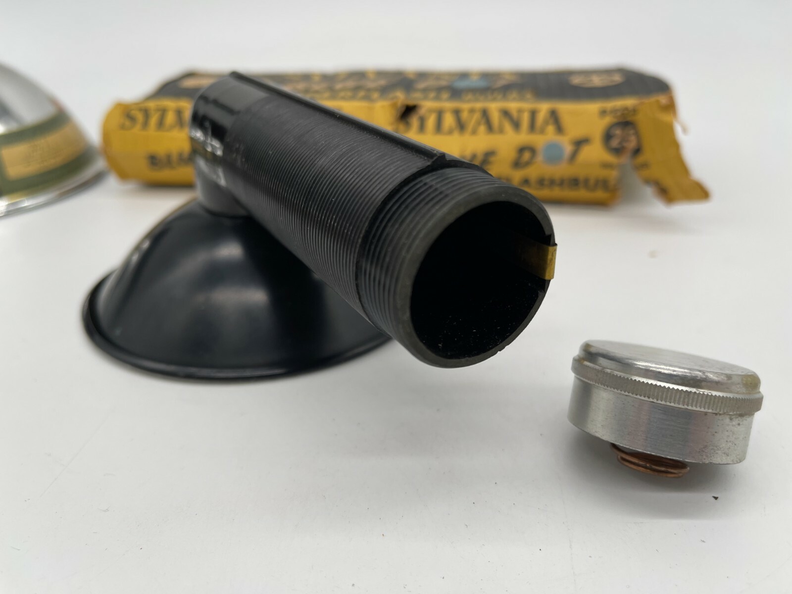 Kodak Kodalite Flasholder Lot w/Argus Sylvania Blue Dot Super Flash Bulbs P25