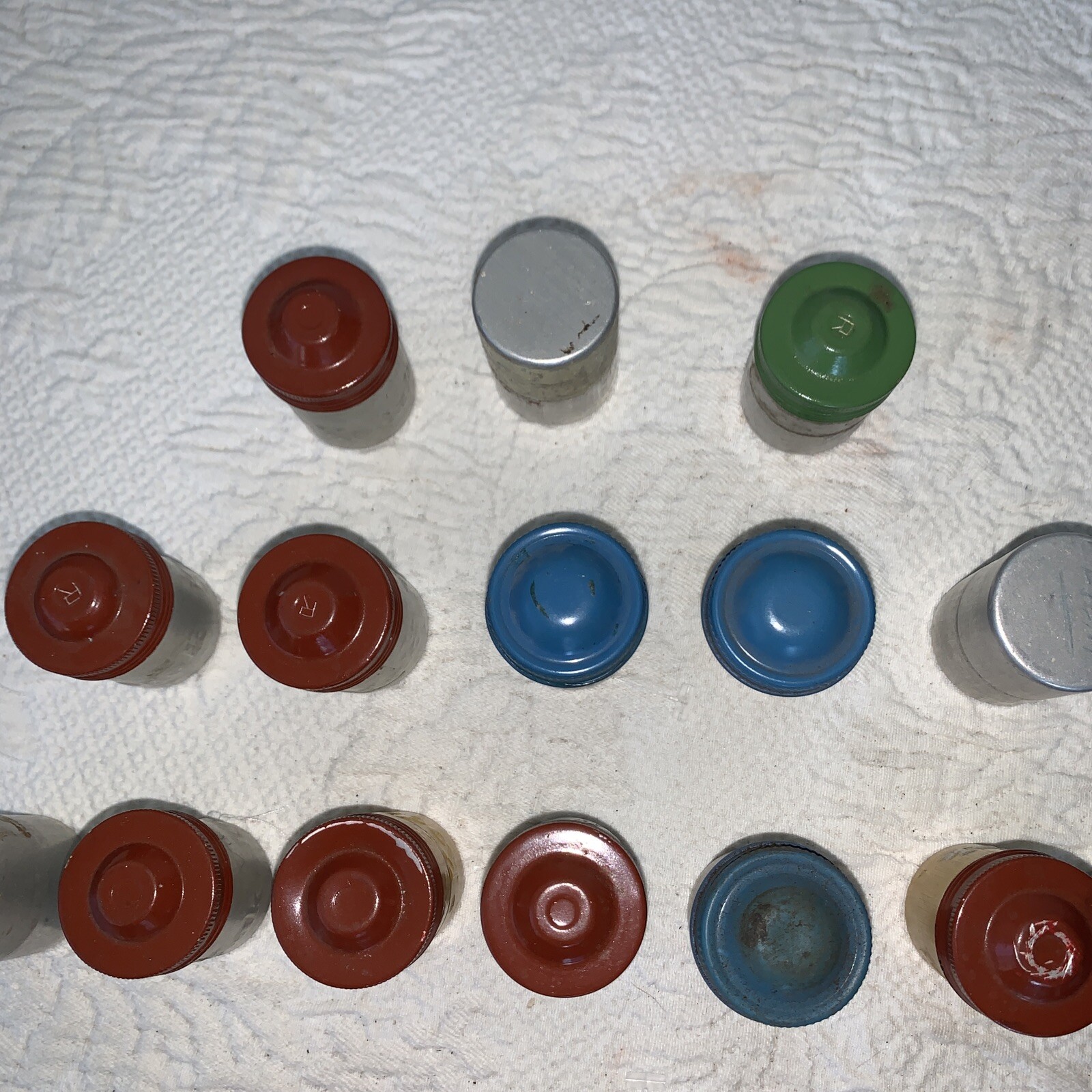 Vintage Metal 35mm Embossed Film Canisters w Lids Kodak + Film Roll Mixed Lot 18