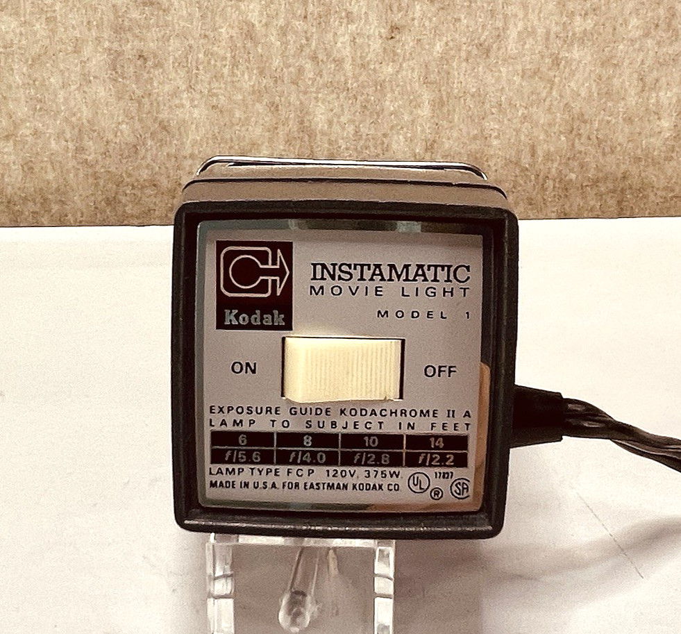 VTG 60s Kodak Instamatic Model 1 Movie Light Original Box NOT Tested Needs Bulb