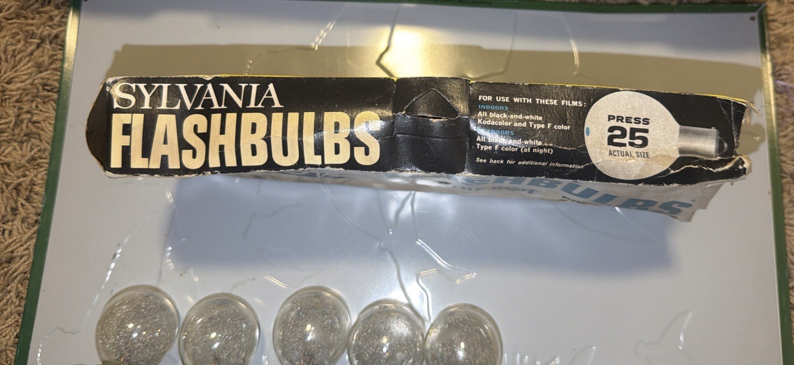 Vintage Sylvania Press 25 Flashbulbs Lot Blue Dot Boxes + Loose Bulbs Bulk, PROP