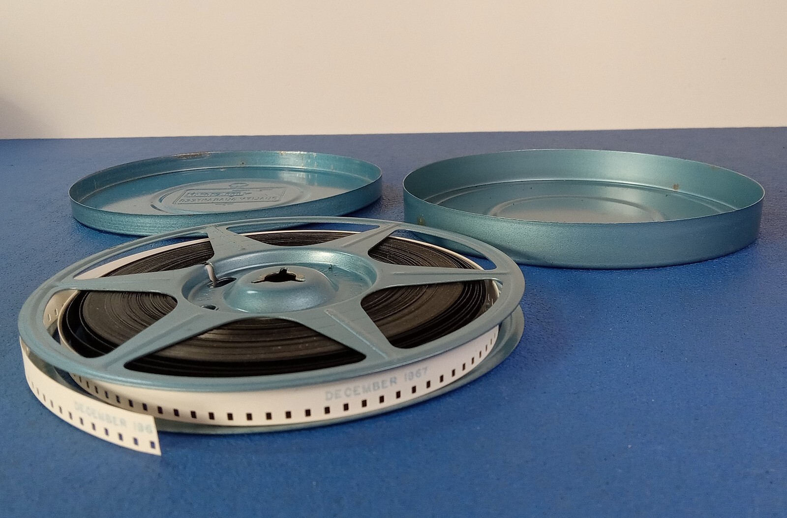VNTG Compco Kmart Metal 8MM 200ft Regular 8 Auto-Take Up Reel W/ Film Dec. 1967