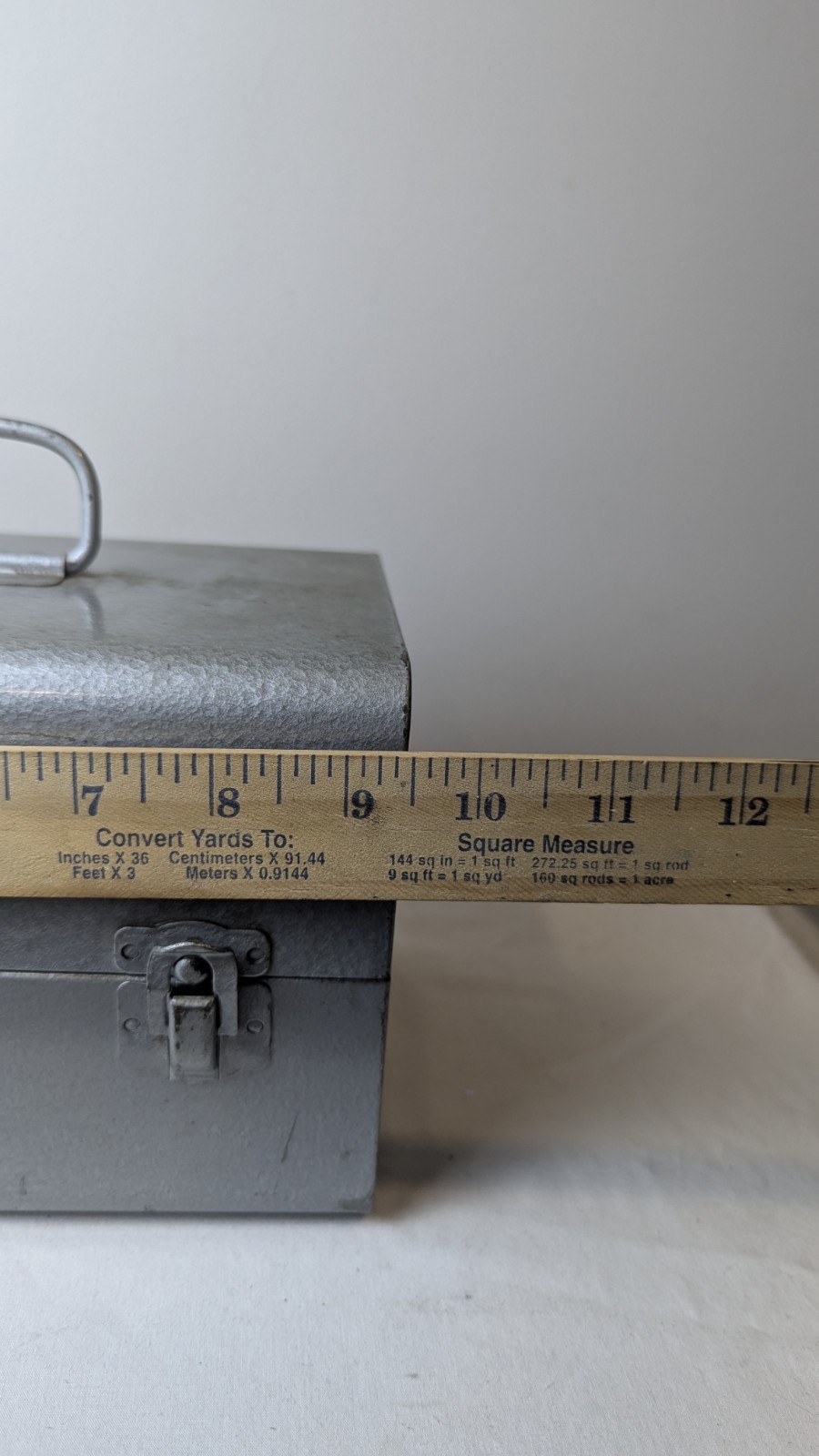 8mm Vintage 5″ Brumberger Reel to Reel Metal Storage Case with 10 Reel Cans