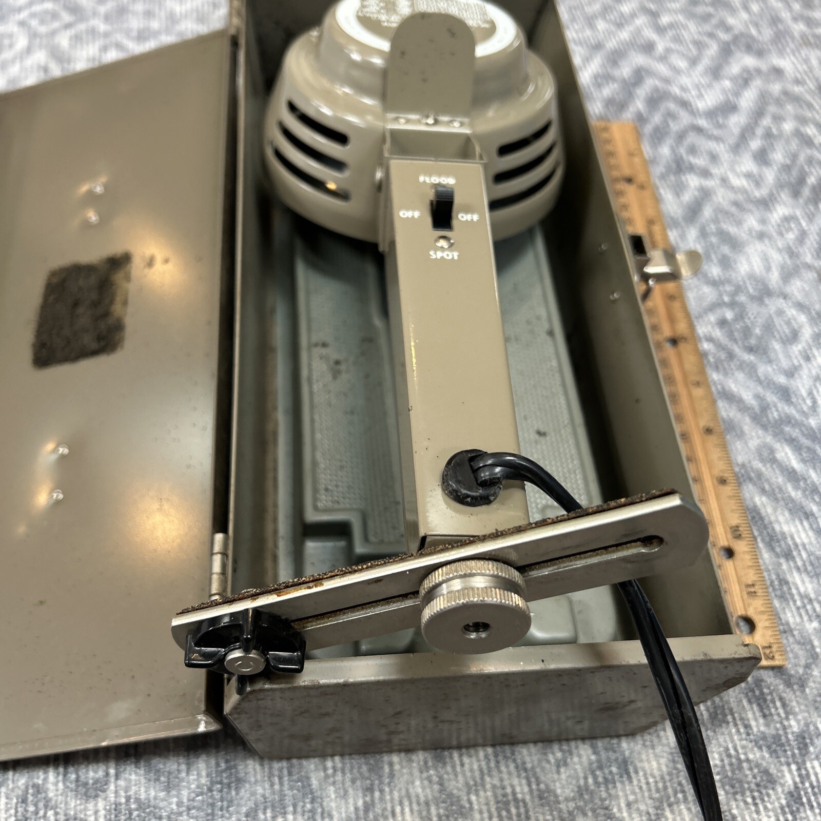 Vintage Tested Play AMC Movie Camera Flood Spot Light GE Model L8A + Metal Case