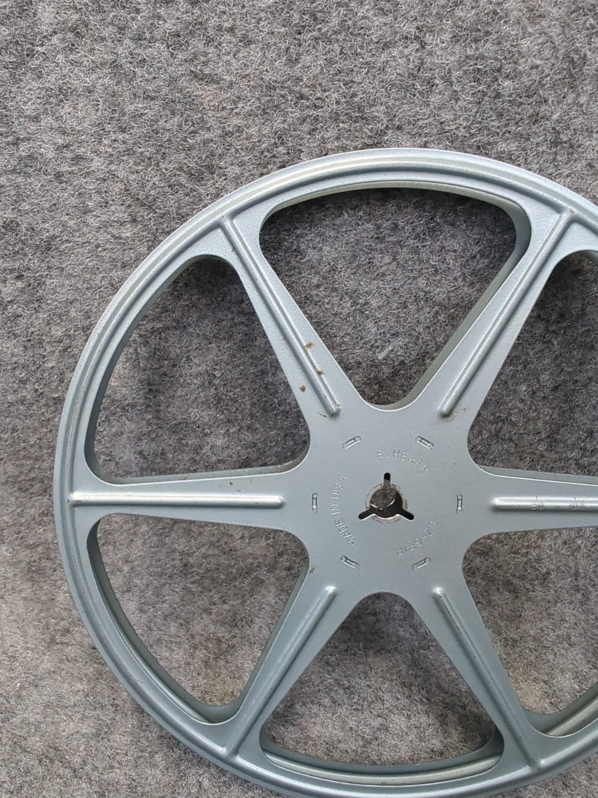 Vintage BLUE Scherer Ez-Grip 16mm 400 ft. Metal Movie Reel 7” w/ Case Can USA