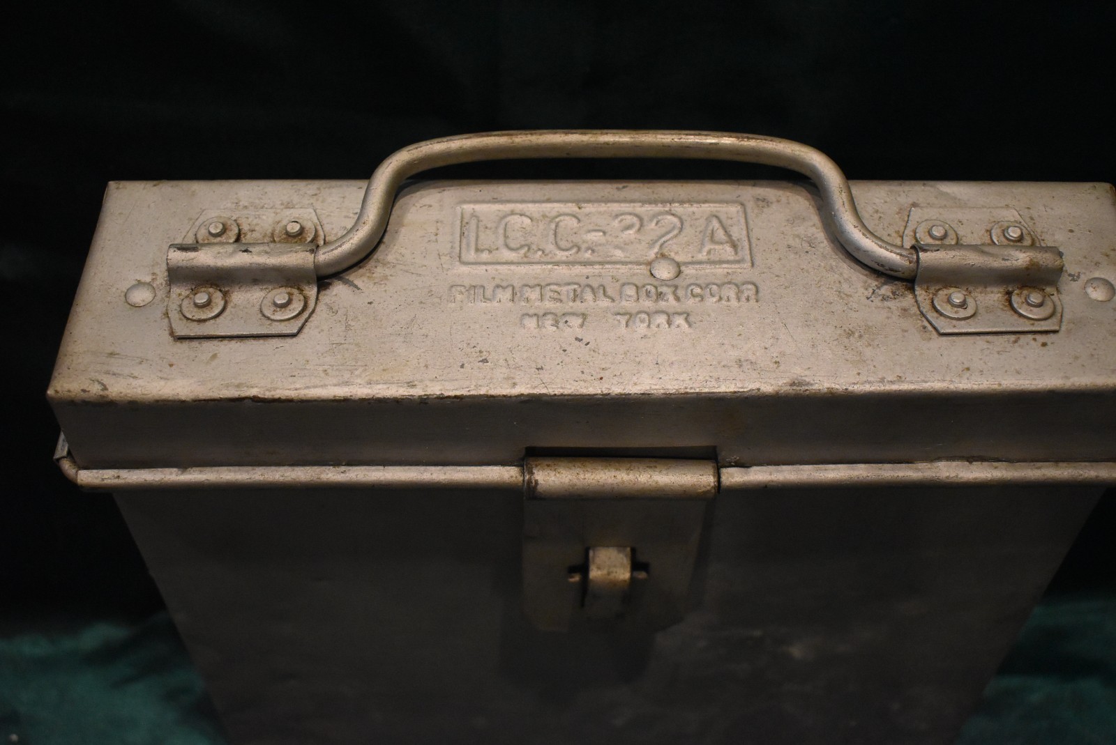 VINTAGE 16MM/8 MM FILM METAL BOX CORP.
