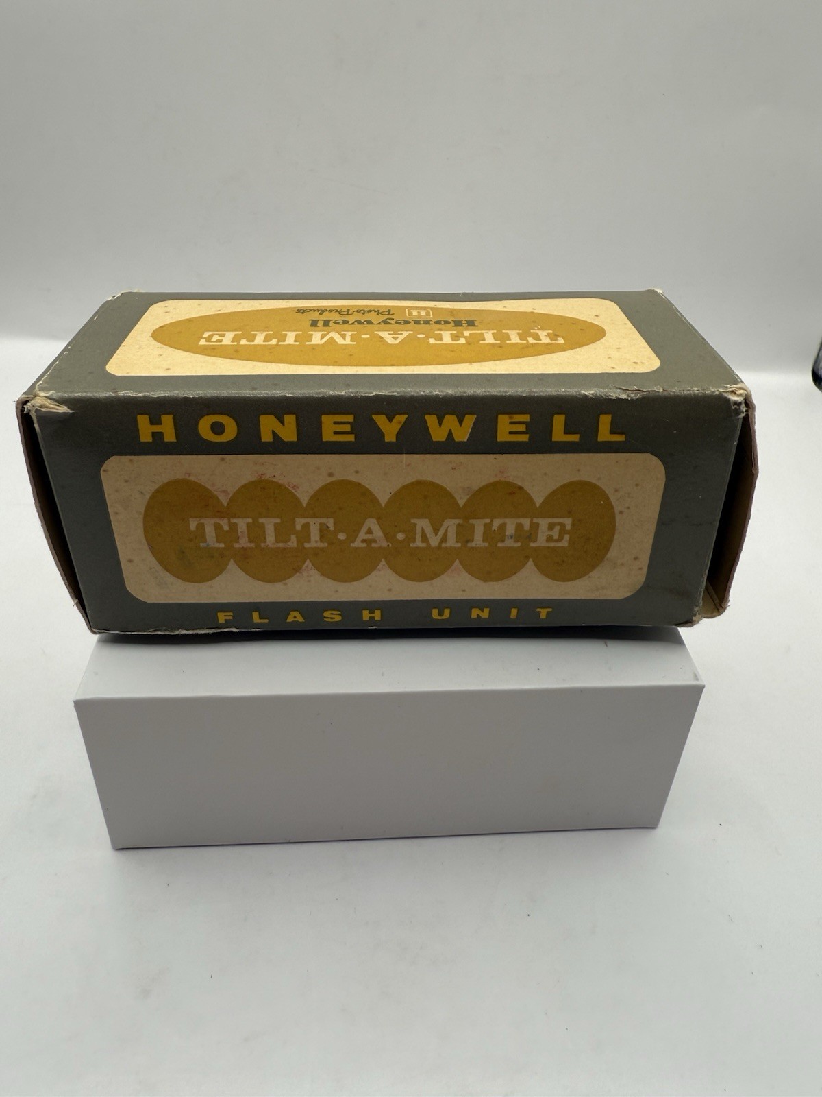 Honeywell Tilt-A-Mite Camera Flash Unit Collapsible Fan Style With Box Vintage