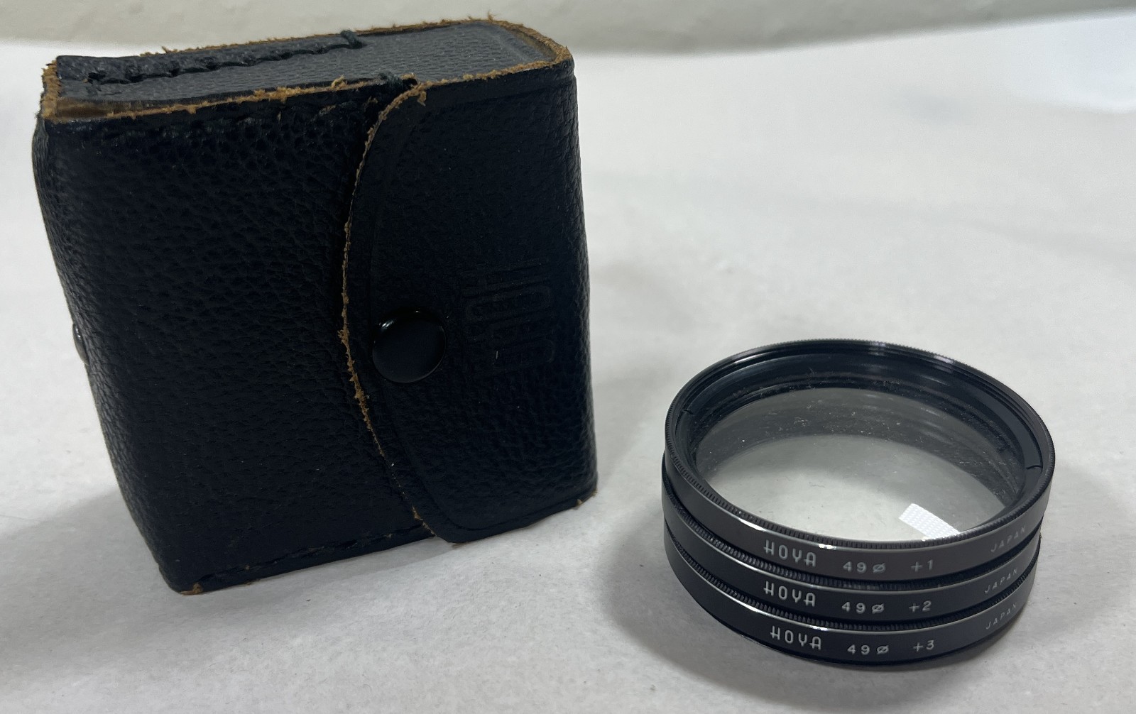 Vintage Hoya Close-Up Lens Filter Kit Set – 49mm +1 +2 +3 – With Leather Case