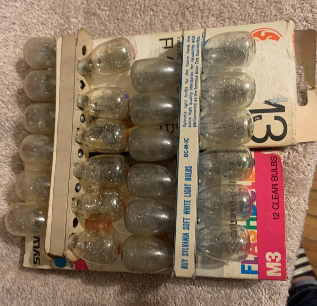 Vintage GE M3B & Sylvania Blue Dot M3 Flashbulbs NOS