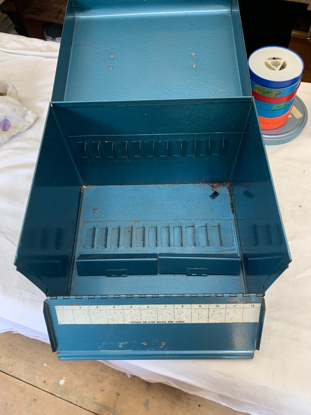 Vintage Metal Empty 8mm 5″ & 7″ Metal Film Reel / Canister Storage Case in Blue
