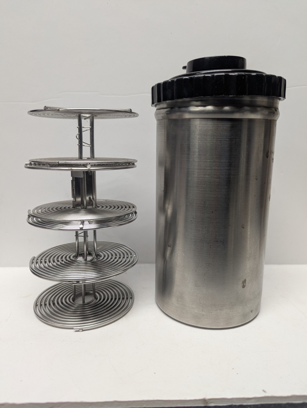 4 Reel Metal Film Canister with 4 Reels 35 mm Nikor Products