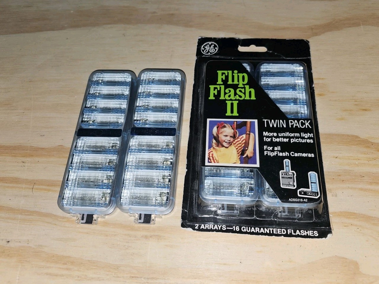 Vintage GE Flip Flash II Camera Flash Bulbs Lot of 5 Total of 32 Bulbs
