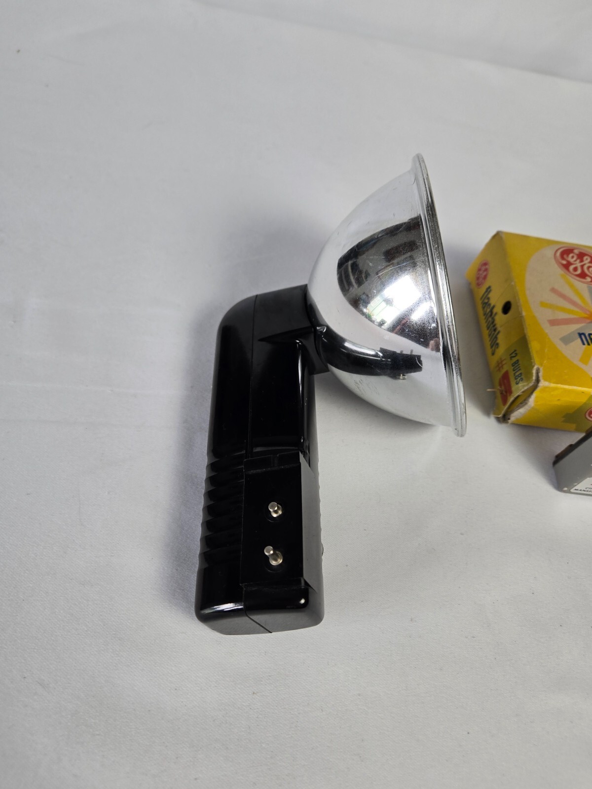 Kodalite Flasholder and 10 GE Flashbulb Set
