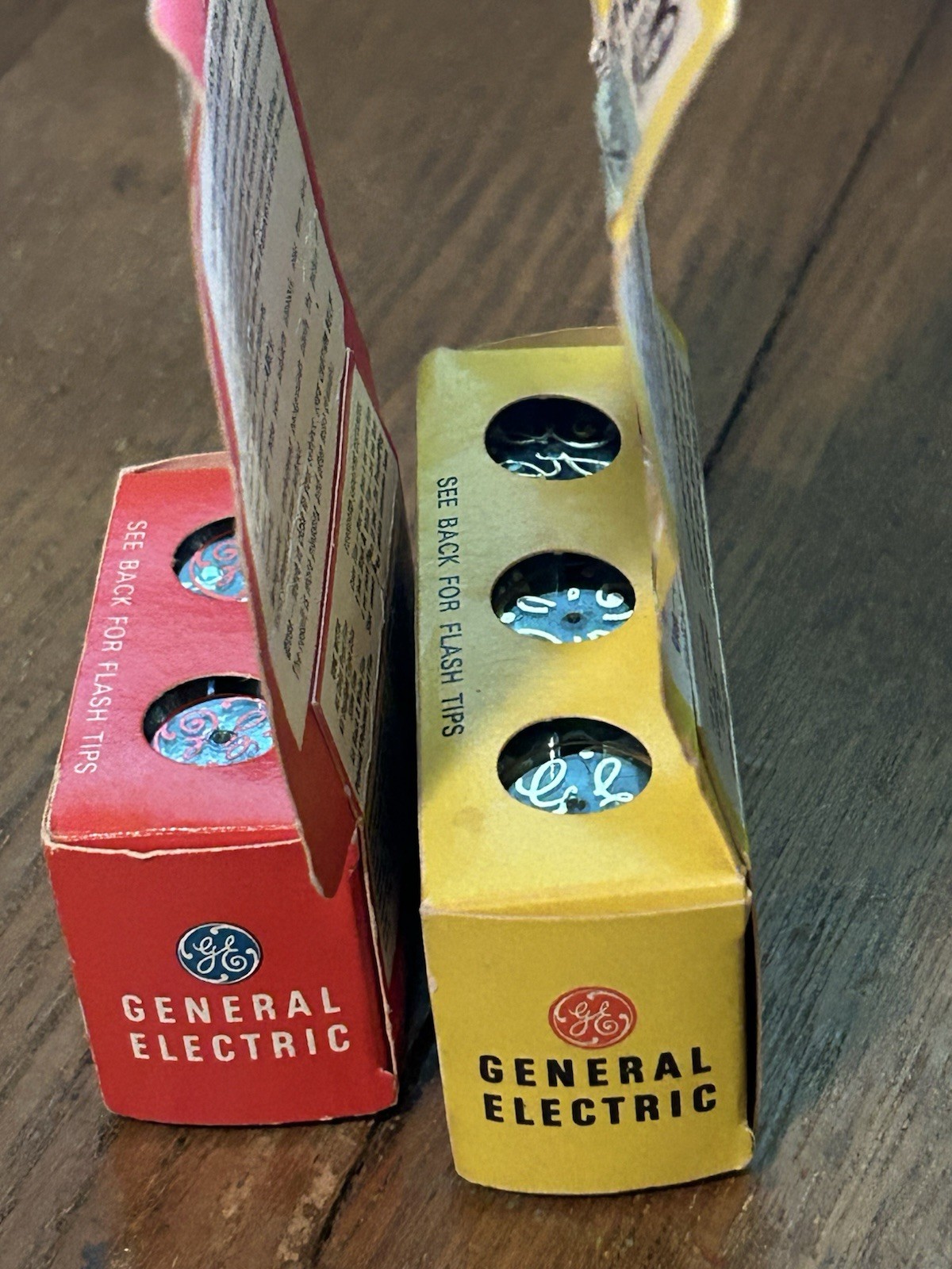 2 boxes of vintage GE Flashcubes Standard (3 cubes) & Polaroid (2 cubes)