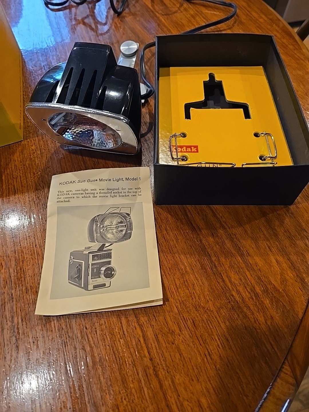 Vintage Kodak Sun Gun Movie Light Model 1 No. D371 Tested Original Box