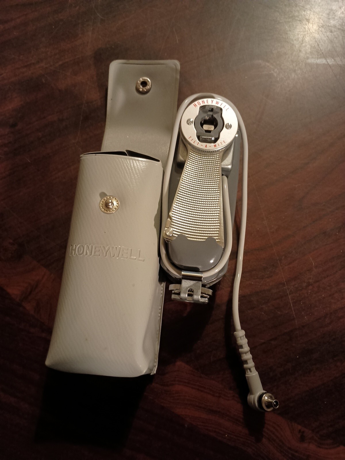VTG Antique Honeywell Tilt-A-Mite Flash Made in Japan Camera and Timer