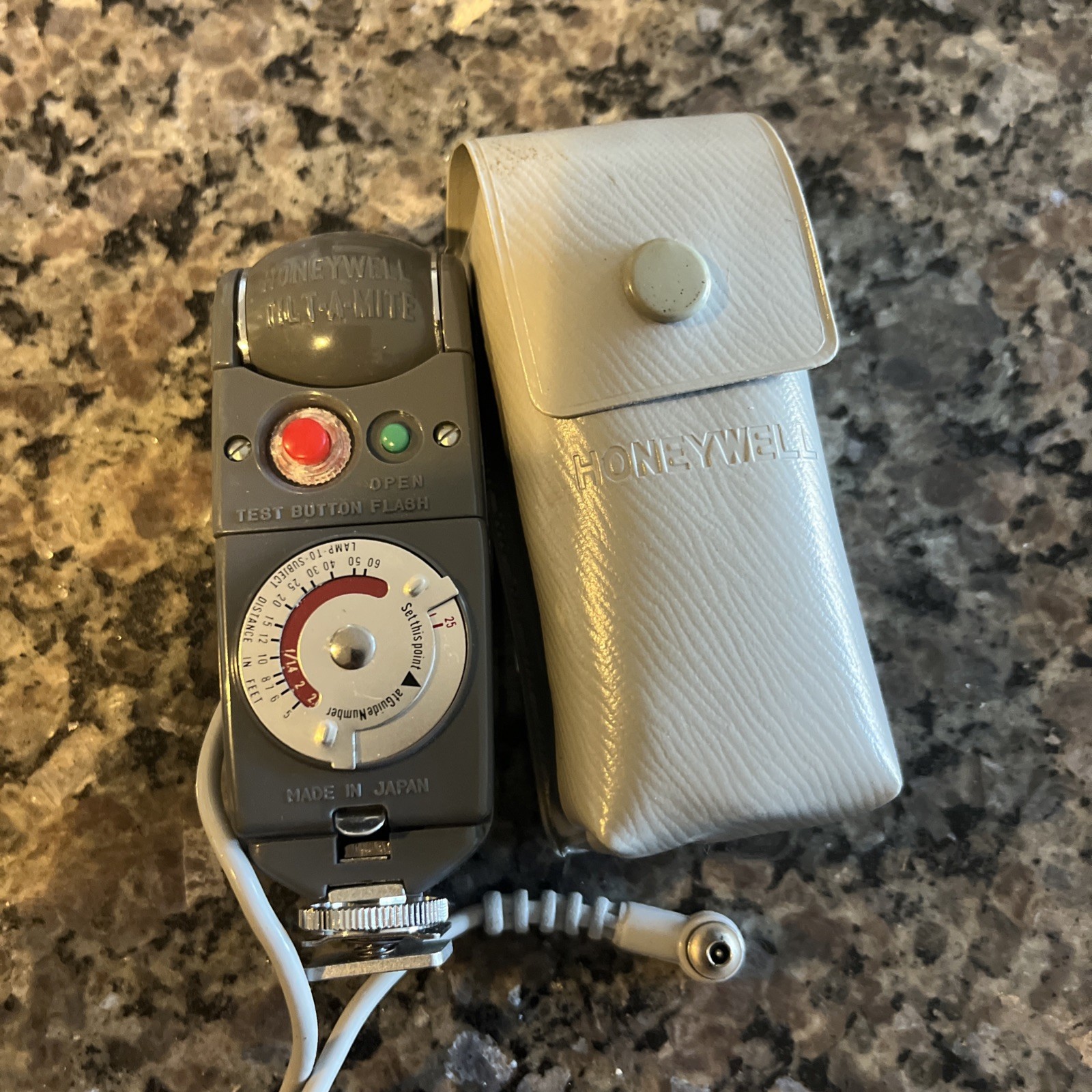 Vintage Camera Honeywell Tilt-A-Mite Flash Unit Great condition