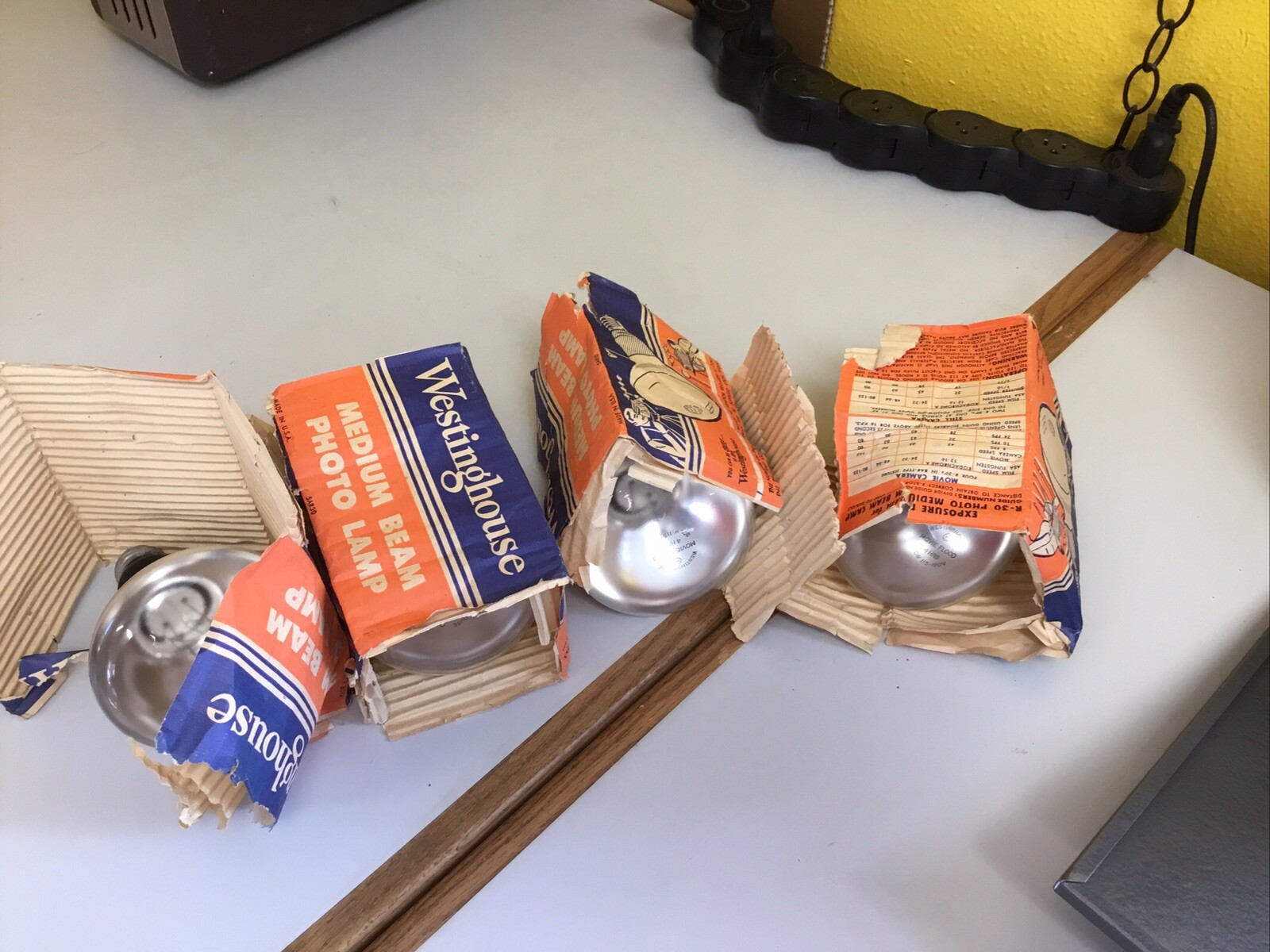 Vintage Tower Sears Roebuck Photo Movie Light Bar 6673 w/bulbs
