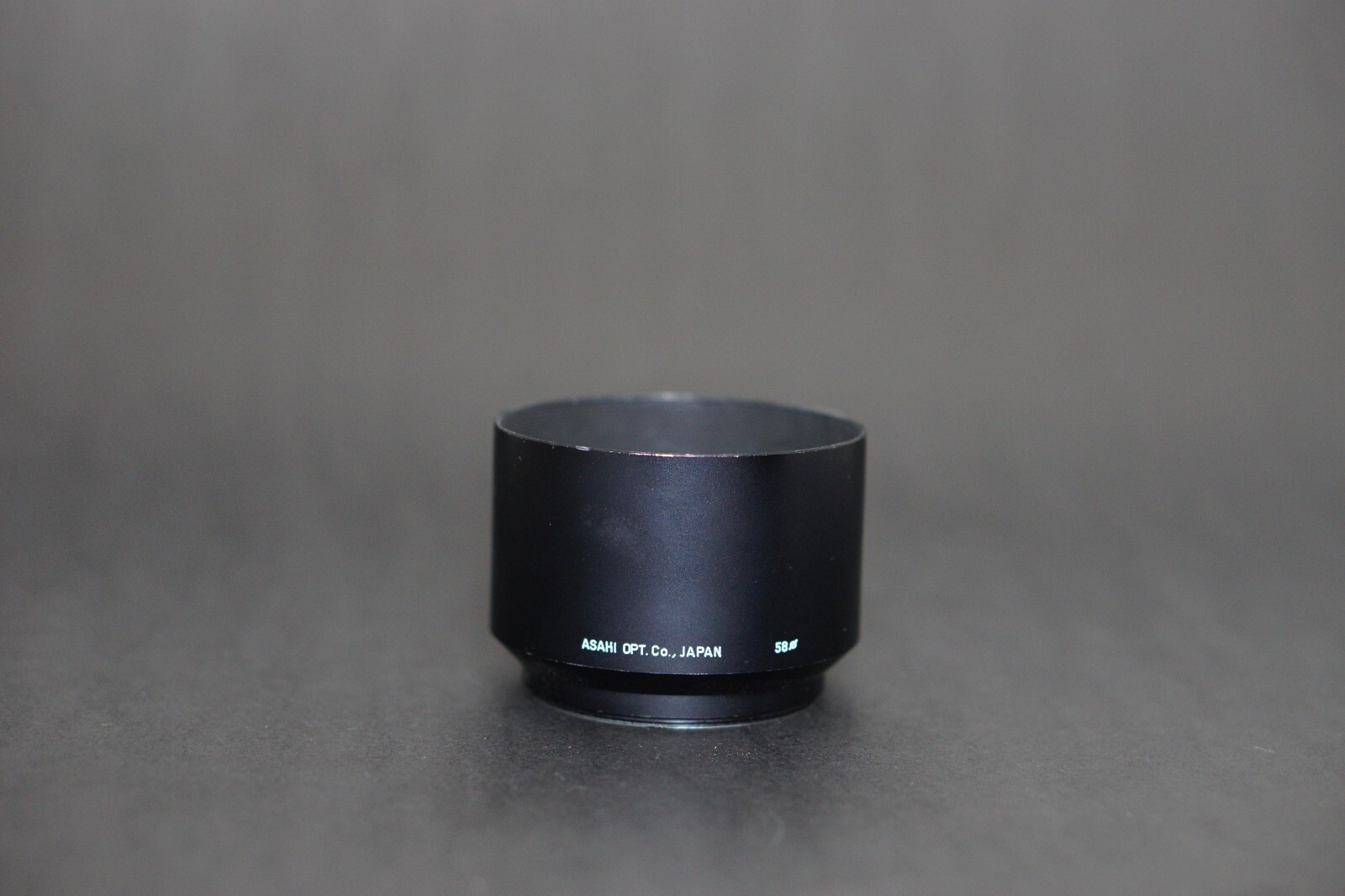 Asahi Pentax Metal Lens Hood for Takumar 135mm f3.5, 150mm f4, 200mm f5.6 58mm
