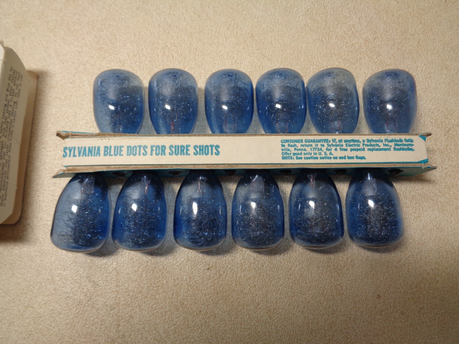 Sylvania M3B Blue Dot Flashbulbs 12 Unused FlashBulbs New Old Stock Vintage