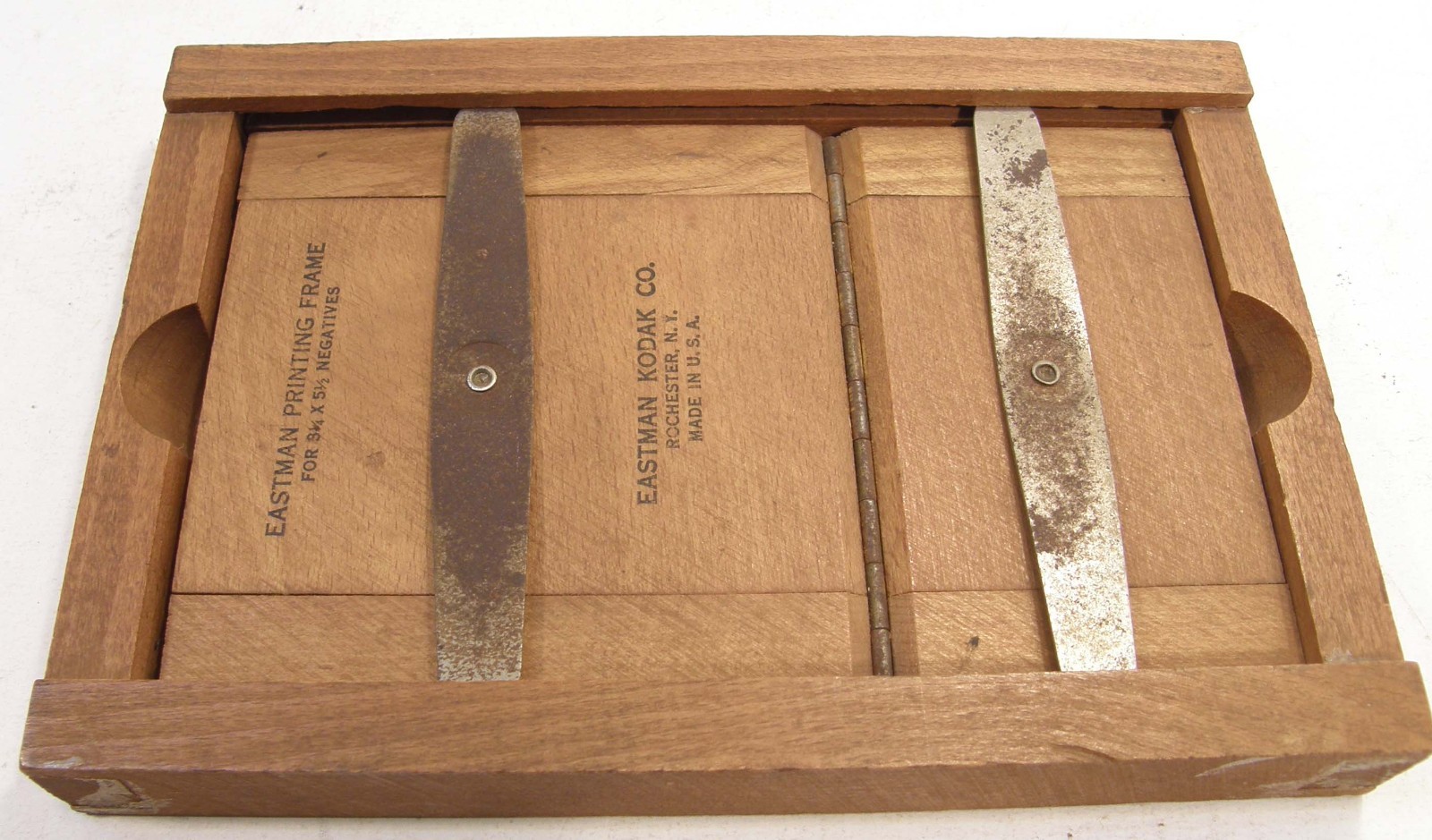 ANTIQUE VINTAGE EKCo EASTMAN WOODEN PRINTING FRAME FOR 3 1/4 X 5 1/2 NEGATIVES