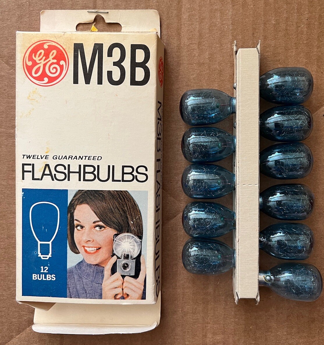 VTG GE M3B Flashbulbs 11 Bulbs Blue Original Box General Electric CG612-AK14