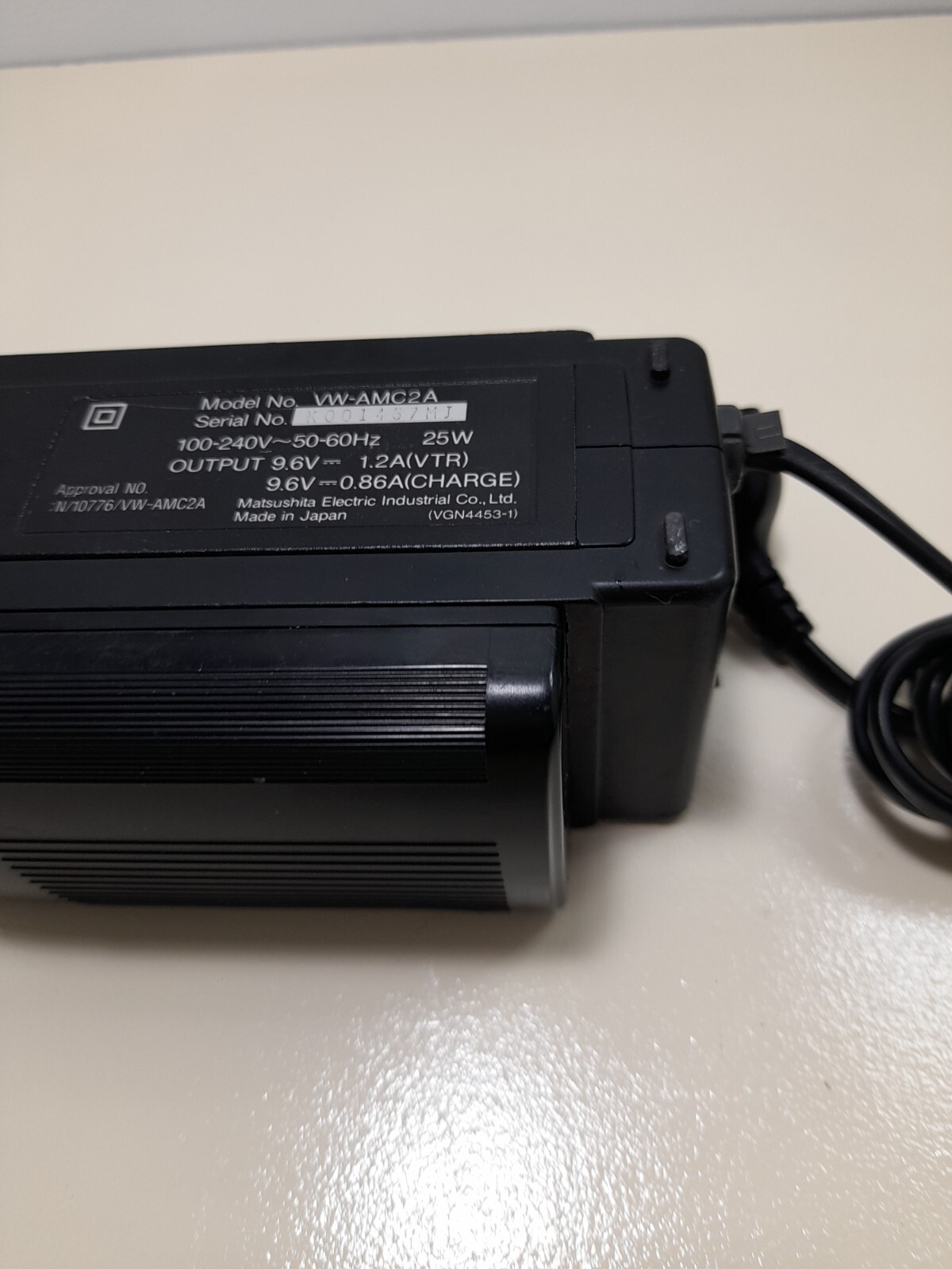 Panasonic VW-AMC2A power supply charger for video camera 9.6V DC X1 Battery